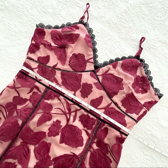 NWOT Lulus Alluring Dream Burgundy Floral Mesh Lace Trumpet Midi Dress XLARGE - Picture 9 of 10